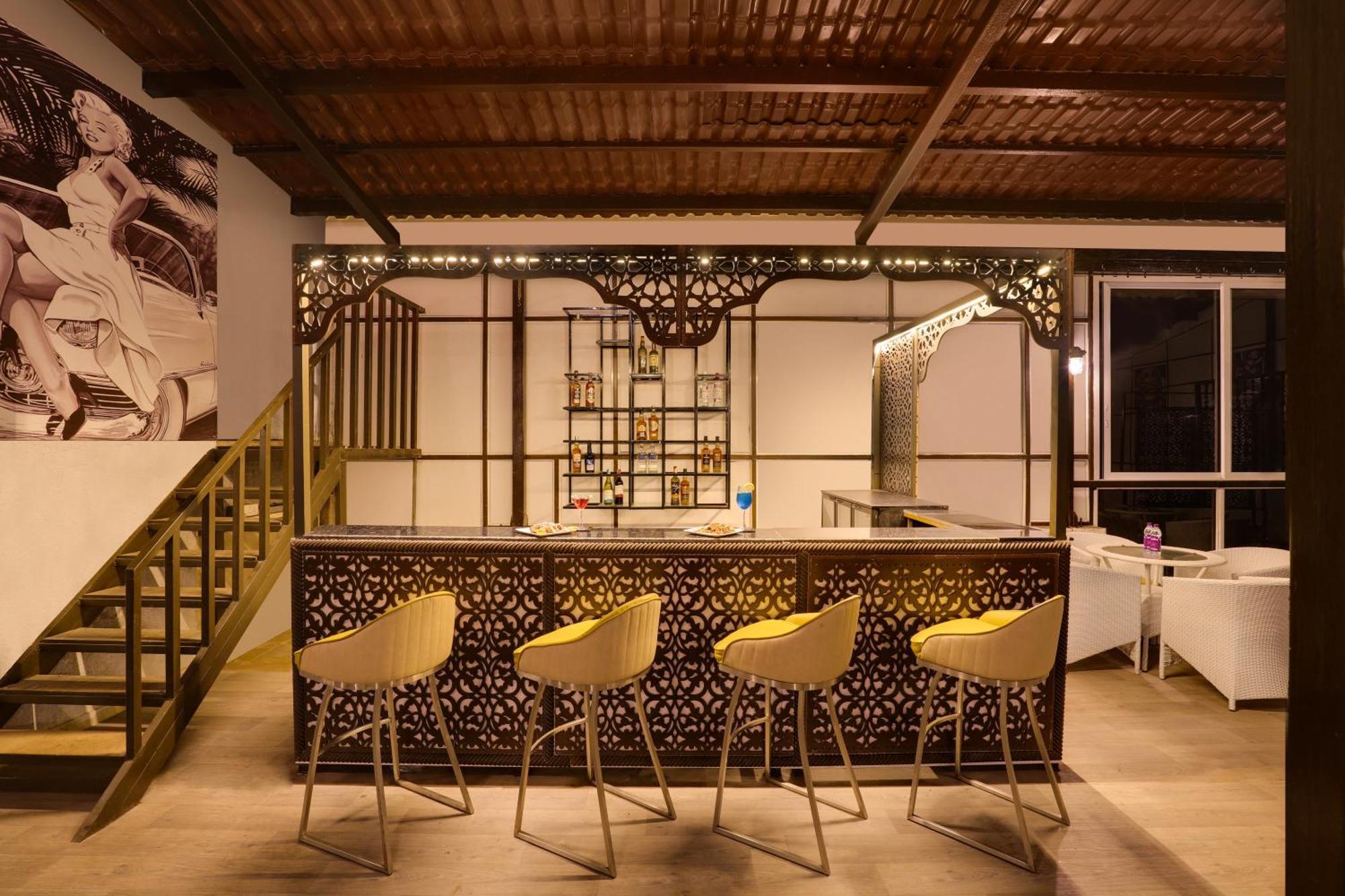 Lemon Tree Hotel, Dapoli Exterior photo