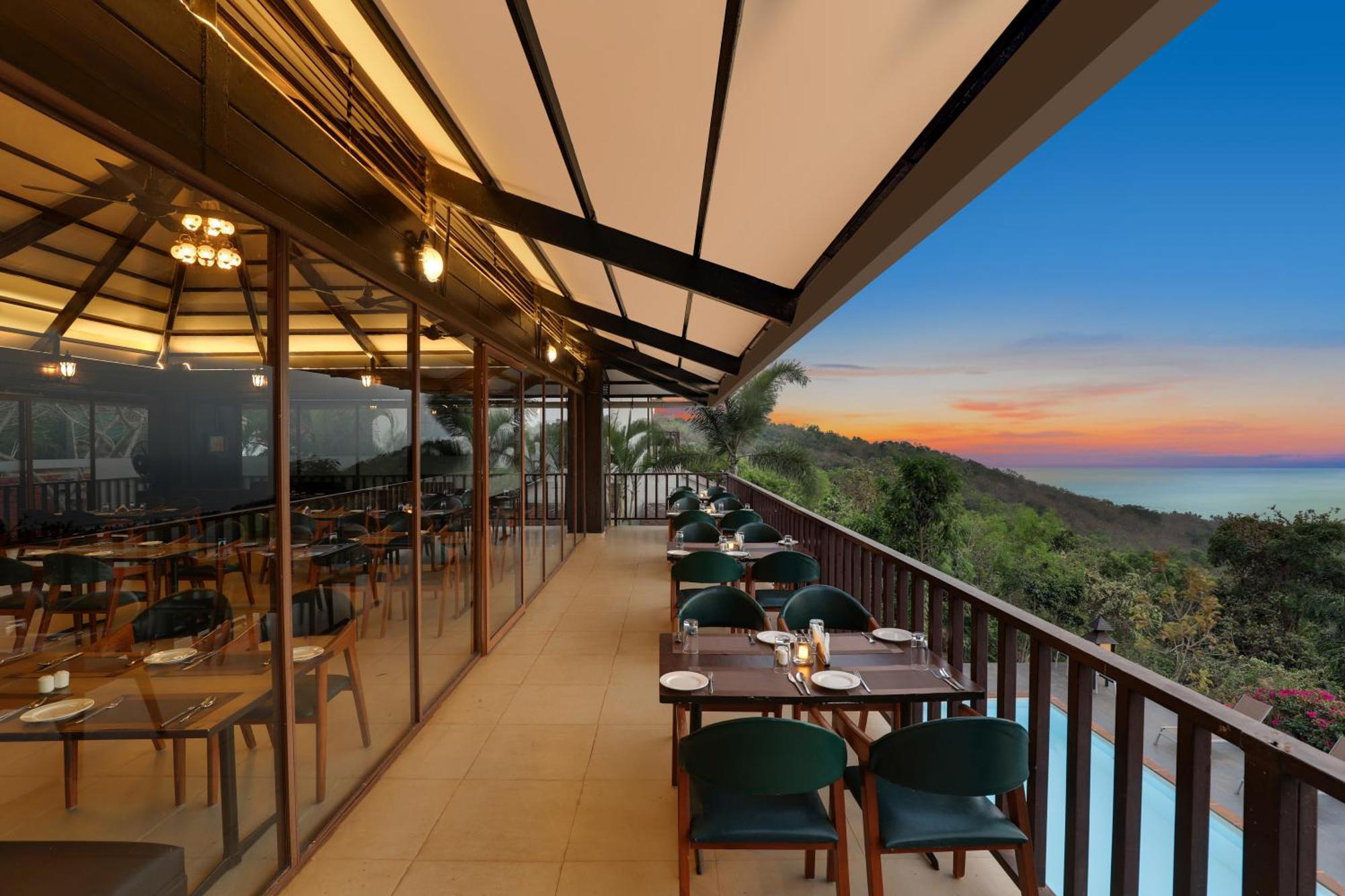 Lemon Tree Hotel, Dapoli Exterior photo