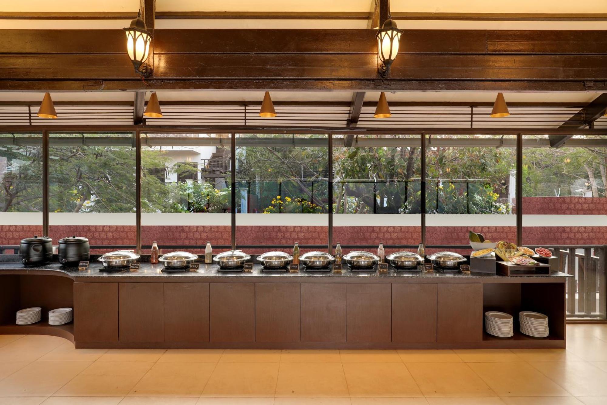 Lemon Tree Hotel, Dapoli Exterior photo