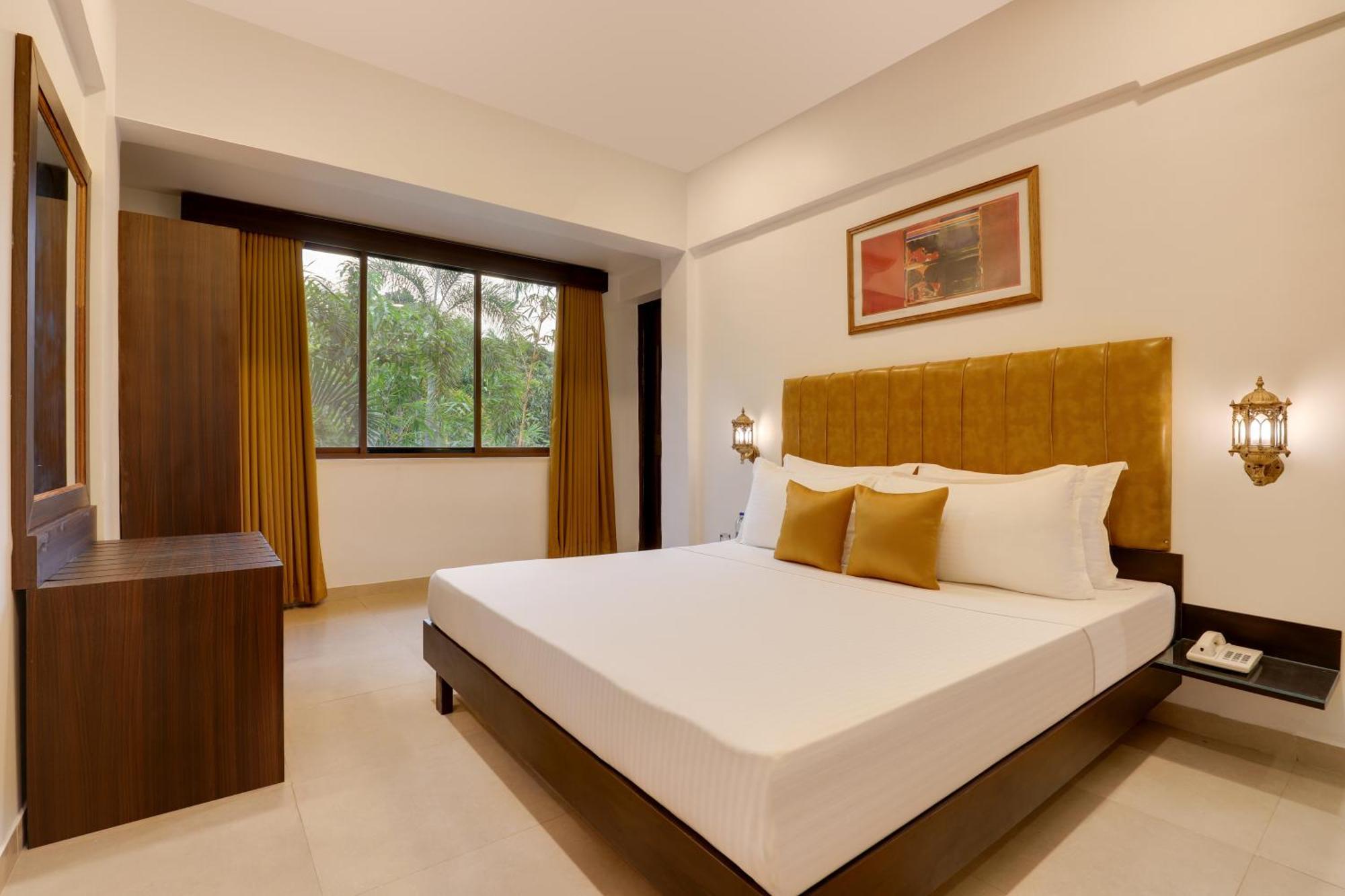 Lemon Tree Hotel, Dapoli Exterior photo