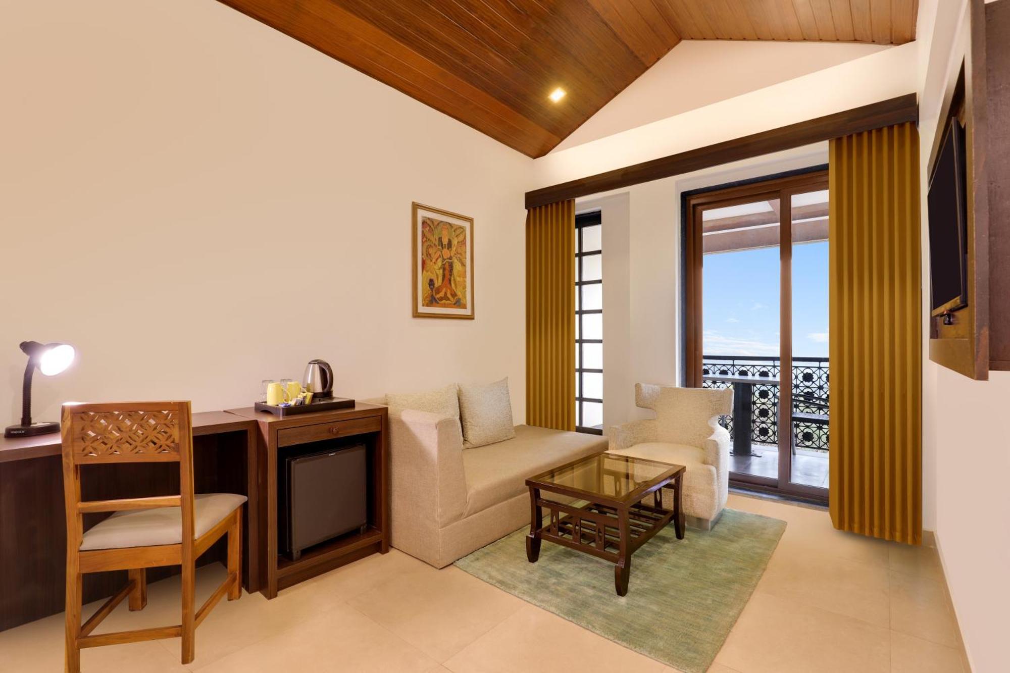 Lemon Tree Hotel, Dapoli Exterior photo