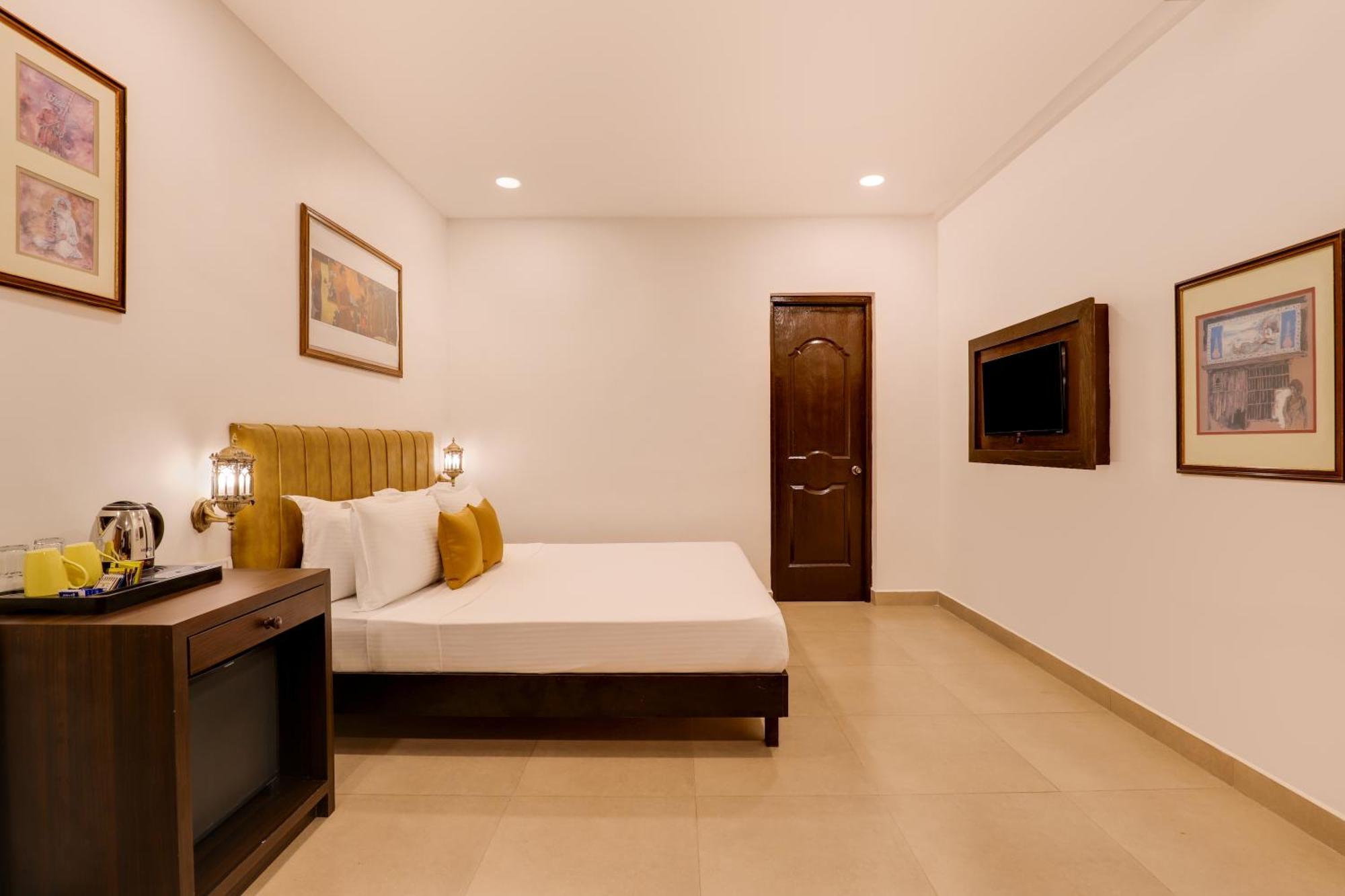 Lemon Tree Hotel, Dapoli Exterior photo